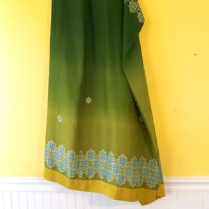 100% Silk Green and Yellow Silk Skirt  from Express Y2K Womens' Size 3/4